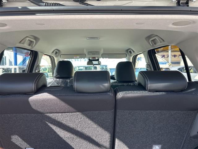 ロッキー プレミアムＧ　ＨＥＶ　届出済未使用車　パノラマモニター付９インチスマホ連携ディスプレイ　アンダーコート　ワイドバイザー　フロアマット　メッキナンバーフレーム（12枚目）