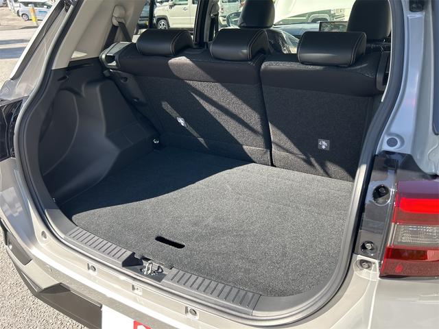 ロッキー プレミアムＧ　ＨＥＶ　届出済未使用車　パノラマモニター付９インチスマホ連携ディスプレイ　アンダーコート　ワイドバイザー　フロアマット　メッキナンバーフレーム（18枚目）