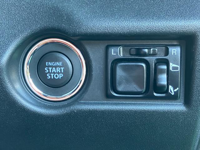 プッシュボタンスタートで鍵の出し入れが無く便利ですね〜