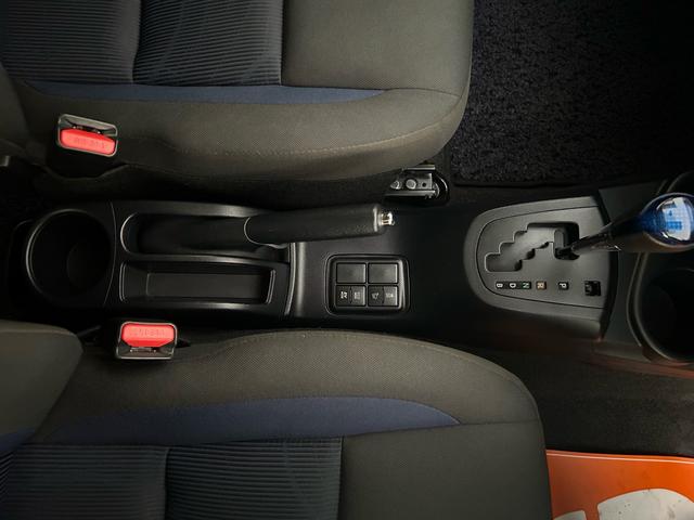 アクア Ｓ　本土仕入れ車　１年保証　走行６．４万ｋｍ　禁煙車　バックカメラ　ＢｌｕｅｔｏｏｔｈＡｕｄｉｏ　ハンズフリー（30枚目）