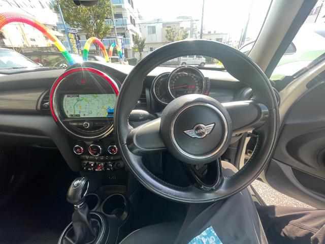 ＭＩＮＩ クーパー　５人乗り　４ドアクーパー　バックカメラ付き（11枚目）