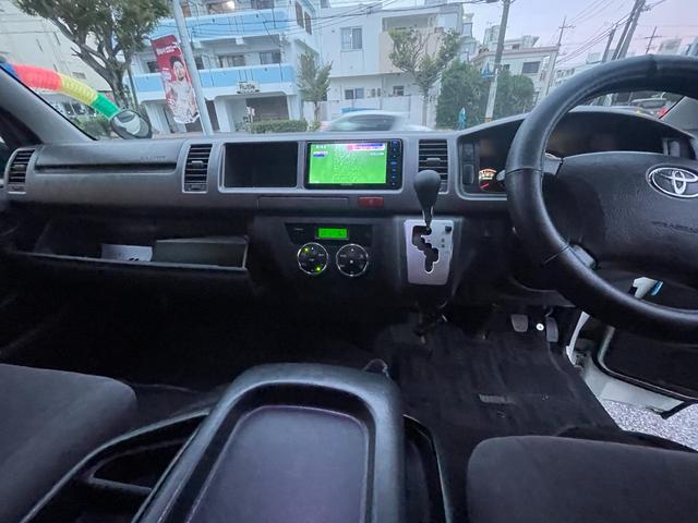 ハイエースワゴン ＧＬ　パワースライドドア　ナビ　ＴＶ　バックカメラ　ドライブレコーダー　アルミホイール（12枚目）