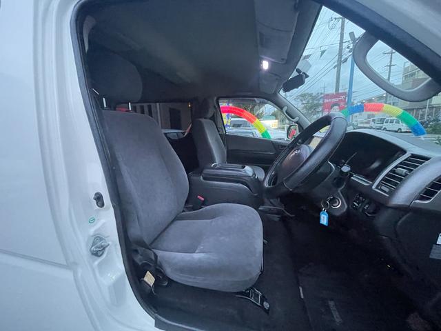 ハイエースワゴン ＧＬ　パワースライドドア　ナビ　ＴＶ　バックカメラ　ドライブレコーダー　アルミホイール（14枚目）