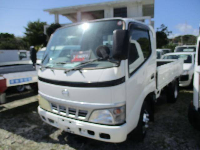 日野 デュトロの中古車 車体価格119万円 17 平成29 年式 走行134 0万キロ 車体色ホワイト 沖縄県中頭郡西原町内間３９５ １ 与古田自動車販売 株 の在庫 グーネット中古車