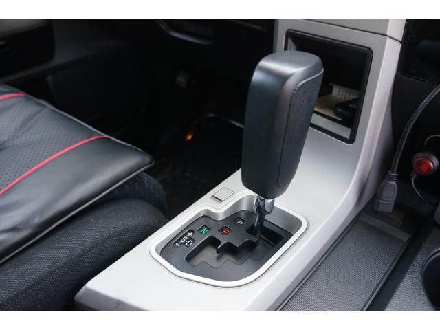 ダブルキャブ 8V 4WD トノカバー オートステップ 社外ナビ 前方カメラ キーレス 1ナンバー登録(11枚目)