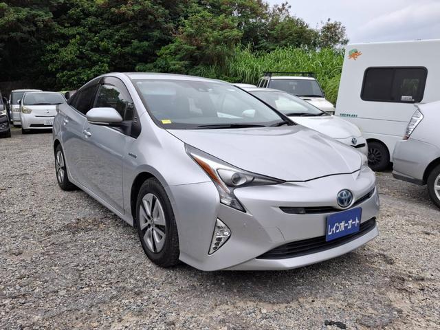 プリウス Ａ　純正ナビ、Ｂｌｕｅｔｏｏｔｈ、フルセグＴＶ（走行中ＯＫ）ヘッドアップディスプレイ、バックカメラ、フォグランプ、自動ワイパー、純正シートカバー、コーナーセンサー１２個、自動ポール、レーダー取締探知機（3枚目）