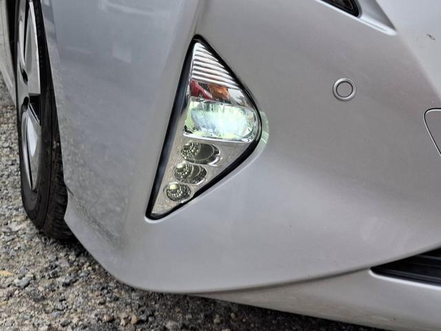 プリウス Ａ　純正ナビ、Ｂｌｕｅｔｏｏｔｈ、フルセグＴＶ（走行中ＯＫ）ヘッドアップディスプレイ、バックカメラ、フォグランプ、自動ワイパー、純正シートカバー、コーナーセンサー１２個、自動ポール、レーダー取締探知機（5枚目）