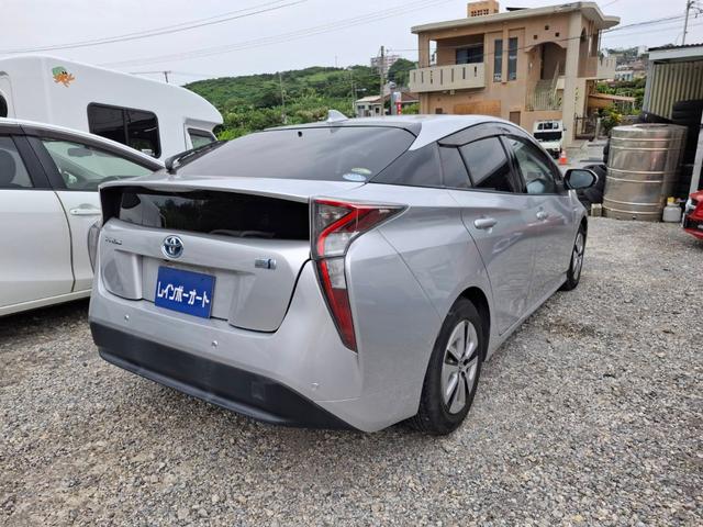 プリウス Ａ　純正ナビ、Ｂｌｕｅｔｏｏｔｈ、フルセグＴＶ（走行中ＯＫ）ヘッドアップディスプレイ、バックカメラ、フォグランプ、自動ワイパー、純正シートカバー、コーナーセンサー１２個、自動ポール、レーダー取締探知機（13枚目）