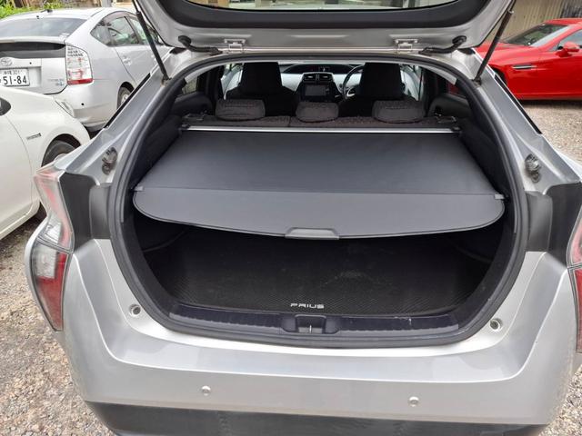 プリウス Ａ　純正ナビ、Ｂｌｕｅｔｏｏｔｈ、フルセグＴＶ（走行中ＯＫ）ヘッドアップディスプレイ、バックカメラ、フォグランプ、自動ワイパー、純正シートカバー、コーナーセンサー１２個、自動ポール、レーダー取締探知機（14枚目）