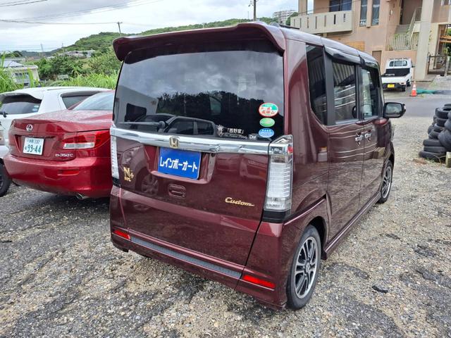 N-BOX+カスタム G SSパッケージ スマートキーx2・フルセグTVナビ&バックカメラ&ブルートゥース・ステアリングスイッチ・両側パワースライドドア・純正エアロ&アルミ&フォグ・リヤ天井スピーカー・記録簿&取説・禁煙車(4枚目)