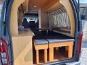 　キャンピング・ベッド・テーブル・棚・キッチン・ウッドインテリア・ナビ・フルセグＴＶ・ブルートゥース・バックカメラ・両側スライドドア・キーレス・テールランプガード・禁煙車（23枚目）