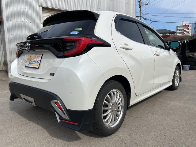 ヤリス ハイブリッドＺ　９インチオーディオ　バックモニター　純正エアロ　ブルートゥースオーディオ　ＥＴＣ　ＵＳＢ　トヨタセーフティーセンス　車線逸脱警報　１５インチアルミホイル　コーナーセンサー（3枚目）