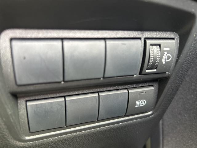 ヤリス ハイブリッドＺ　９インチオーディオ　バックモニター　純正エアロ　ブルートゥースオーディオ　ＥＴＣ　ＵＳＢ　トヨタセーフティーセンス　車線逸脱警報　１５インチアルミホイル　コーナーセンサー（12枚目）