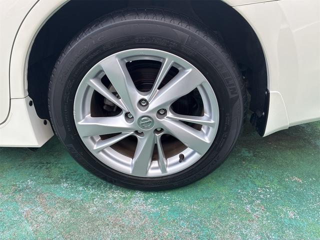 青い看板が目印です。グーネット沖縄より無料通話あります。００７８－６０４５－６６１０