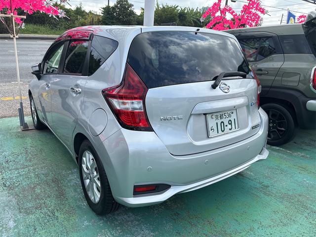 青い看板が目印です。グーネット沖縄より無料通話あります。００７８－６０４５－６６１０