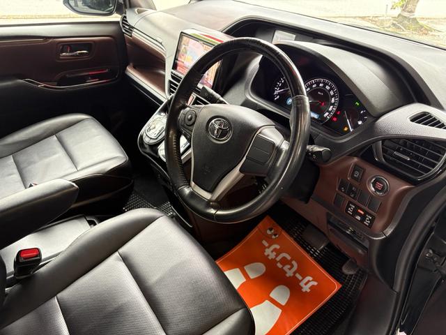 エスクァイア Gi ナビ TV DVD Bluetooth バックカメラ 両側電動スライドドア 衝突軽減ブレーキ(9枚目)