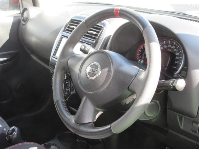 マーチ ニスモ　Ｓ　５速ＭＴ車　インテリジェントキー　ＰＵＳＨスタート　ブラックレーシング１５ＡＷ　純正ＳＤナビ　フルセグＴＶ　スマホ接続対応（8枚目）