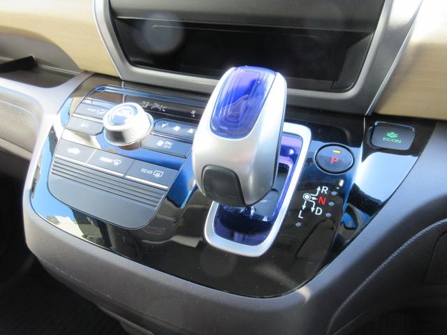 フリードハイブリッド ハイブリッド・Ｇホンダセンシング　６人乗り　スマートキー　ＰＵＳＨスタート　両側パワースライドドア　純正メモリーナビ　ワンセグＴＶ　バックカメラ　スマホ接続対応（9枚目）