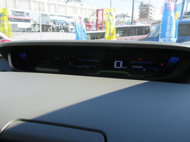 フリードハイブリッド ハイブリッド・Ｇホンダセンシング　６人乗り　スマートキー　ＰＵＳＨスタート　両側パワースライドドア　純正メモリーナビ　ワンセグＴＶ　バックカメラ　スマホ接続対応（12枚目）