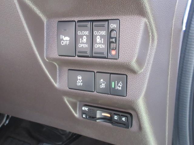 フリードハイブリッド ハイブリッド・Ｇホンダセンシング　６人乗り　スマートキー　ＰＵＳＨスタート　両側パワースライドドア　純正メモリーナビ　ワンセグＴＶ　バックカメラ　スマホ接続対応（14枚目）