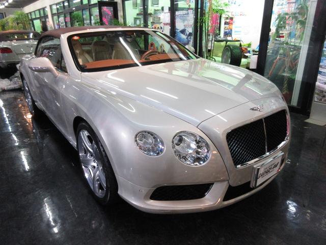 コンチネンタル ＧＴ　Ｖ８コンバーチブル　ツインターボ４ＷＤ・５０７馬力、禁煙車の室内保管車・当店オーナー愛車！雨天時未使用、リヤシート使用感無く運転席、助手席の純正フロアマットも使用しておりません。当店にてマリナー専用２１インチアルミ取付（39枚目）