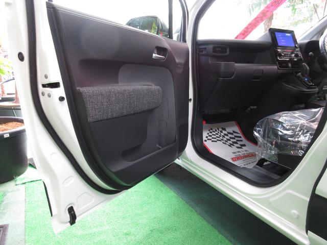 シエンタ ハイブリッドＺ　・ナビ＆Ｂｌｕｅｔｏｏｔｈ・ＬＥＤライト・バックカメラ・ツインパワードア　実走９，０４０ｋｍの屋根下保管車！（26枚目）