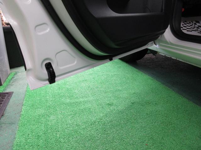 シエンタ ハイブリッドＺ　・ナビ＆Ｂｌｕｅｔｏｏｔｈ・ＬＥＤライト・バックカメラ・ツインパワードア　実走９，０４０ｋｍの屋根下保管車！（28枚目）