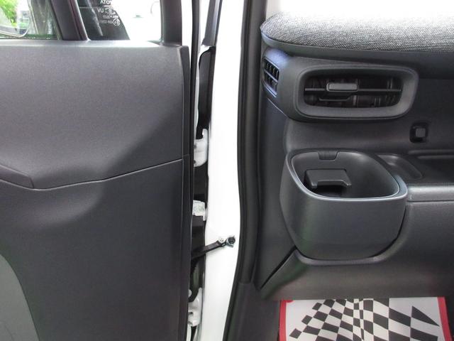 シエンタ ハイブリッドＺ　・ナビ＆Ｂｌｕｅｔｏｏｔｈ・ＬＥＤライト・バックカメラ・ツインパワードア　実走９，０４０ｋｍの屋根下保管車！（29枚目）