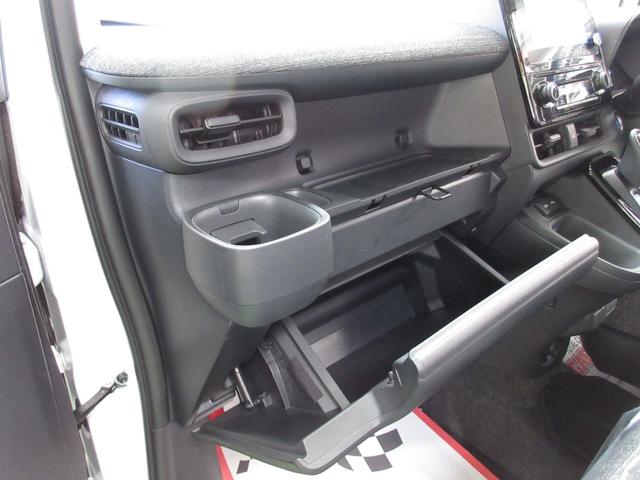 シエンタ ハイブリッドＺ　・ナビ＆Ｂｌｕｅｔｏｏｔｈ・ＬＥＤライト・バックカメラ・ツインパワードア　実走９，０４０ｋｍの屋根下保管車！（30枚目）