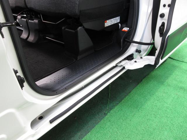 シエンタ ハイブリッドＺ　・ナビ＆Ｂｌｕｅｔｏｏｔｈ・ＬＥＤライト・バックカメラ・ツインパワードア　実走９，０４０ｋｍの屋根下保管車！（34枚目）