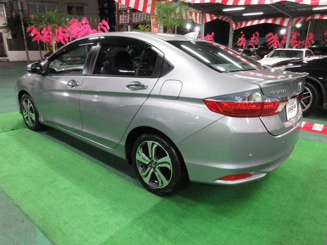 グレイス ハイブリッドEX ・純正ナビ&フルセグ・LEDライト・バックカメラ・ハーフレザー・前後ドラレコVr禁煙車の実走42,440km(79枚目)