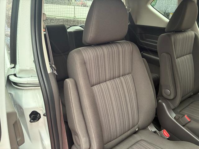 フリード Ｇ・ホンダセンシング　両側パワースライドドア　ナビ　ＴＶ　ＦＭ　ＡＭ　Ｂｌｕｅｔｏｏｔｈ　バックモニター　ドライブレコーダー（12枚目）