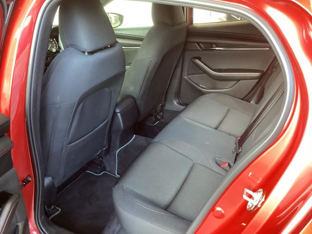 ＭＡＺＤＡ３ファストバック ２０Ｓ　ブラック・トーン・エディション　１年保証付き　３６０°ビュー　バックカメラ　メモリー機能付きパワーシート　ワンオーナー　マツダ認定中古車（26枚目）