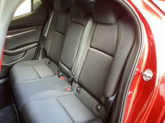 ＭＡＺＤＡ３ファストバック ２０Ｓ　ブラック・トーン・エディション　１年保証付き　３６０°ビュー　バックカメラ　メモリー機能付きパワーシート　ワンオーナー　マツダ認定中古車（27枚目）