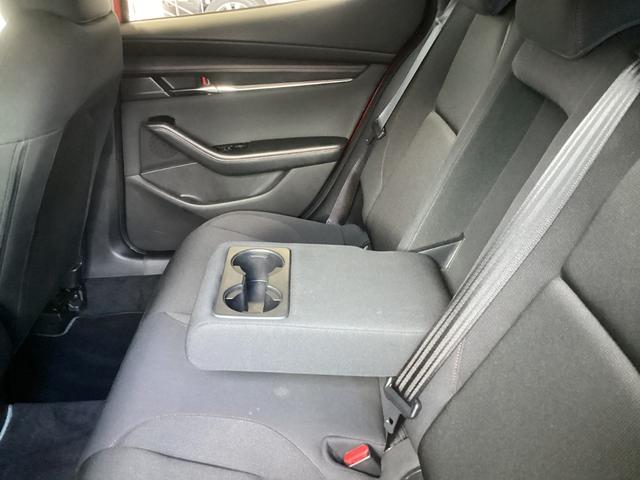 ＭＡＺＤＡ３ファストバック ２０Ｓ　ブラック・トーン・エディション　１年保証付き　３６０°ビュー　バックカメラ　メモリー機能付きパワーシート　ワンオーナー　マツダ認定中古車（29枚目）