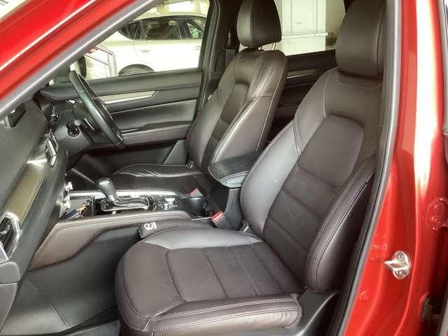 生命感を感じさせ、意思を持って動き出しそうな緊張感と、呼吸しているような温かみを持った生きたクルマをつくる。それが魂動デザインです。