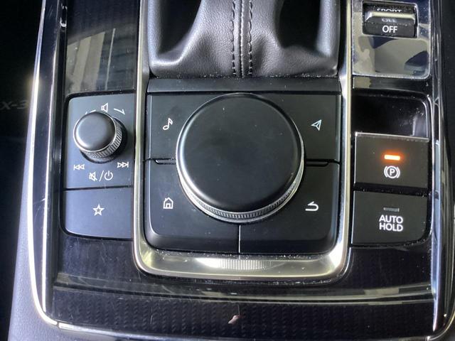 運転席ハンドル部の左横でライトをＯＮ／ＯＦＦでき、オートライトにも設定可能です。