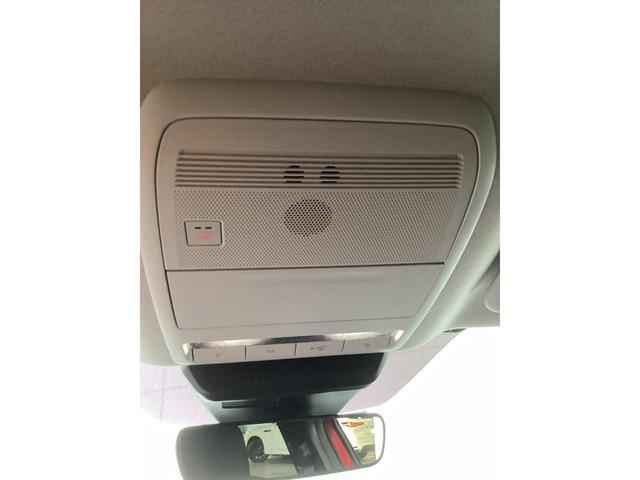 後部座席の人もゆったり座れます。