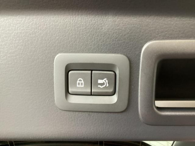 実用的な広さを備えたラゲッジルーム。ワンタッチで操作可能なので荷物をたくさん載せる際にはシートアレンジが可能です。