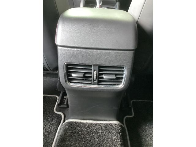 後席にもエアコンがあるので乗車する全ての人が快適に過ごせます！！