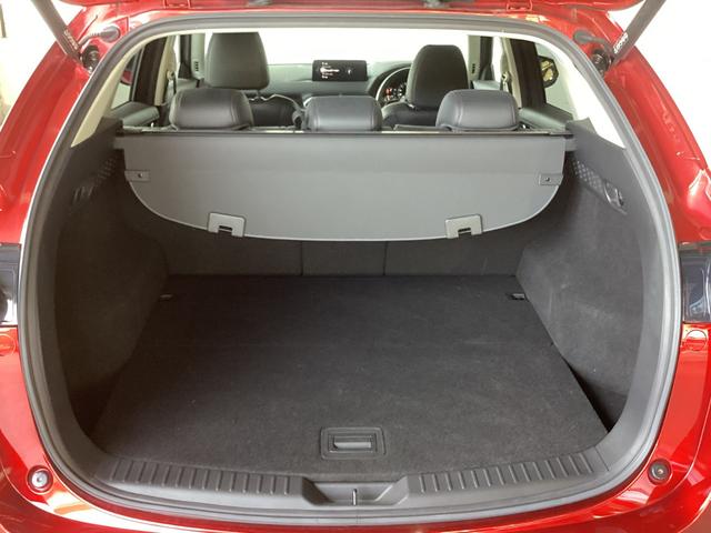 実用的な広さを備えたラゲッジルーム。ワンタッチで操作可能なので荷物をたくさん載せる際にはシートアレンジが可能です。