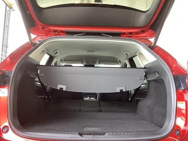 ２列目を倒して広々としたラゲッジスペースを実現。