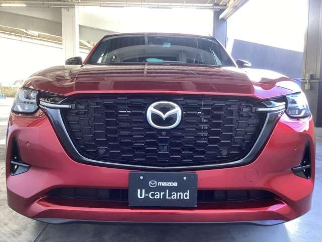 大迫力のフロントフェイス！今のマツダを象徴する力強さを感じさせます。ヘッドライトにはＬＥＤを採用しました。