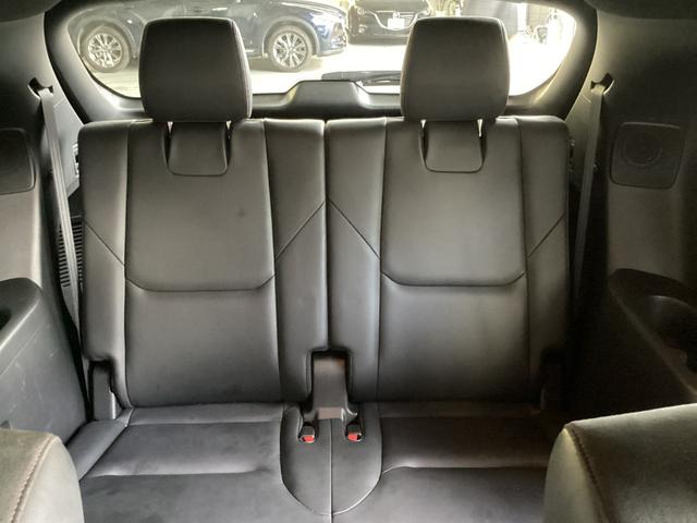 ３列目のシートは広く取られているのでゆったりと過ごすことが出来ます。