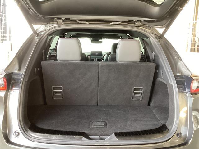 実用的な広さを備えたラゲッジルーム。ワンタッチで操作可能なので荷物をたくさん載せる際にはシートアレンジが可能です。