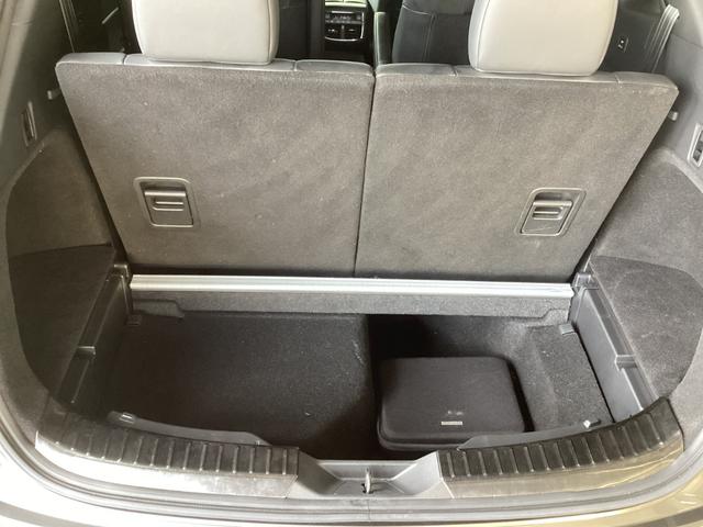 実用的な広さを備えたラゲッジルーム。