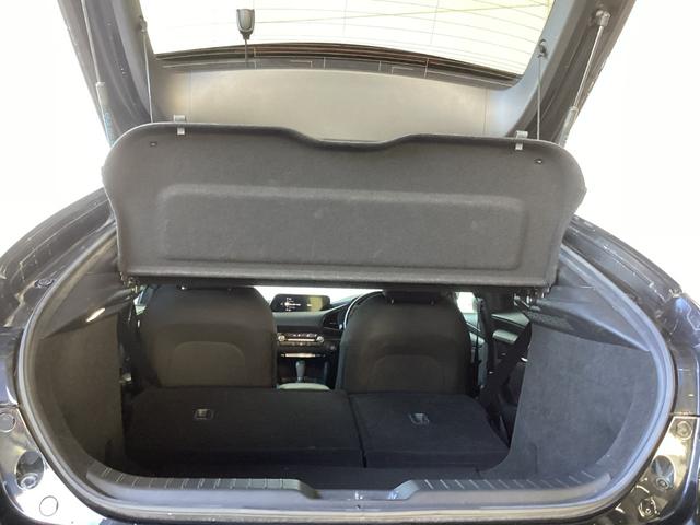 実用的な広さを備えたラゲッジルーム。ワンタッチで操作可能なので荷物をたくさん載せる際にはシートアレンジが可能です。