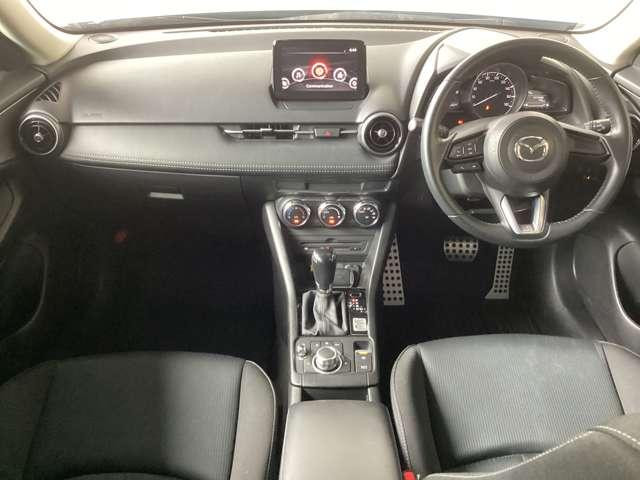 人間中心の考え方のもと、磨き上げられたシンプルなコックピット。メーターの見え方やスイッチの操作感にもこだわりがあります。