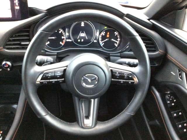 ハンドル周りは、シンプルで上品な造りとなっております。