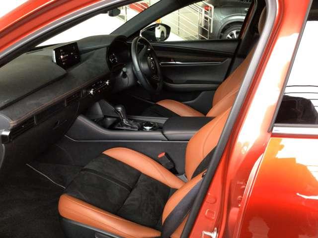 生命感を感じさせ、意思を持って動き出しそうな緊張感と、呼吸しているような温かみを持った生きたクルマをつくる。それが魂動デザインです。